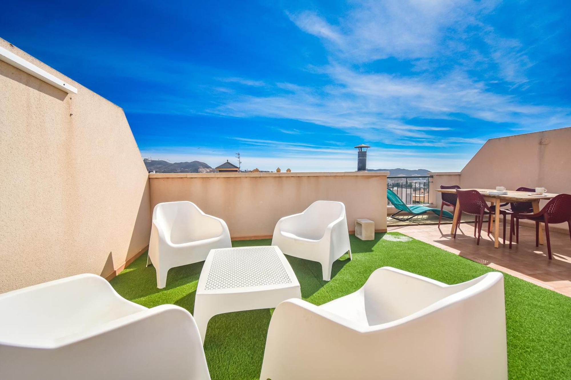 Con Terraza, Piscina Y Parking By Aloha Palma